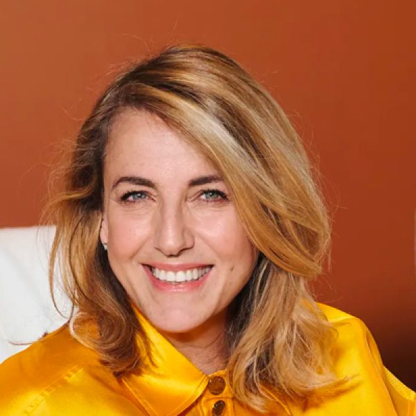 أسطح خزفية من Mutina بتصميم Patricia Urquiola في صالة استقبال