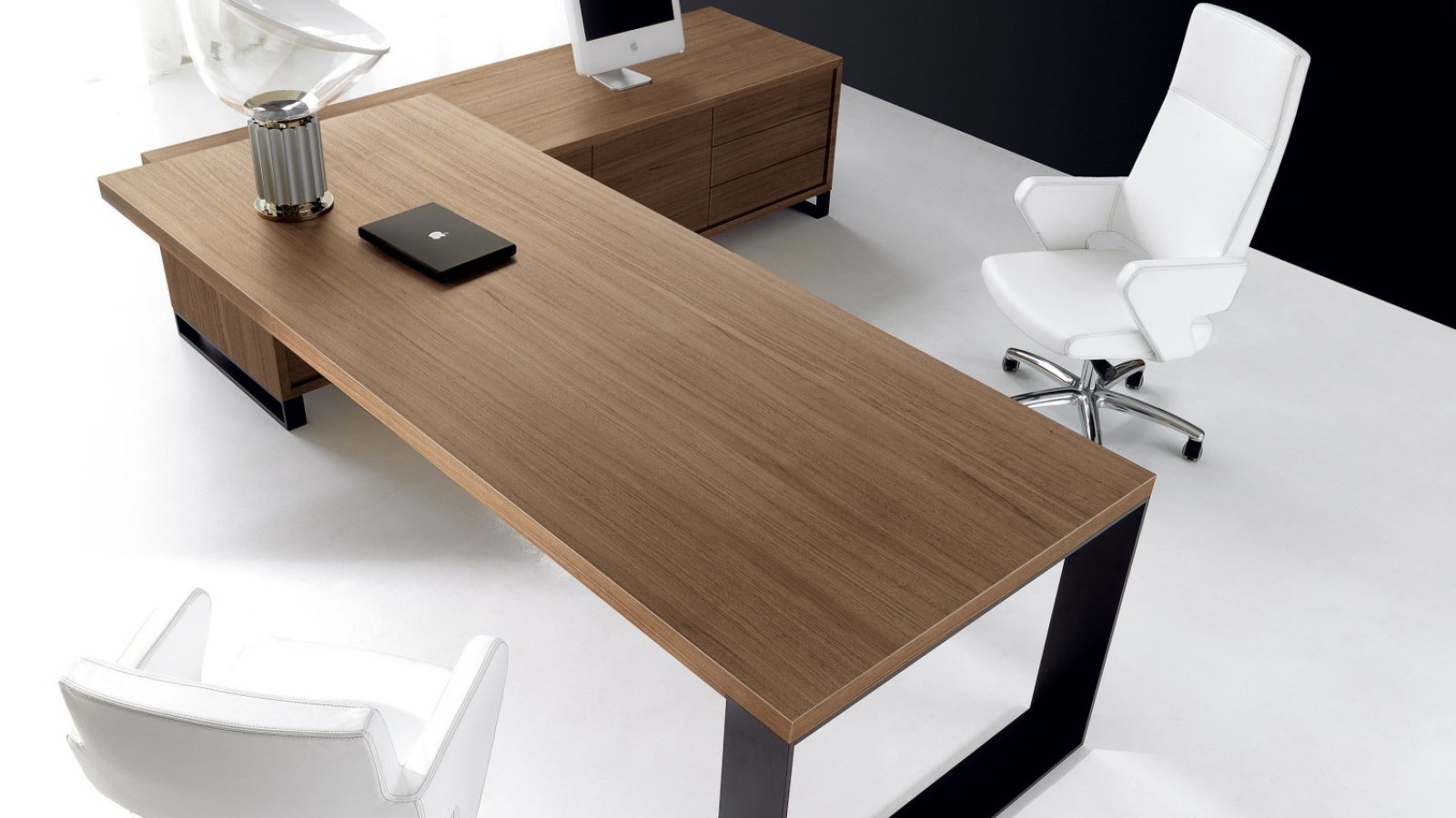 مكتب تنفيذي New Loop من IVM Office في لقطة شاملة