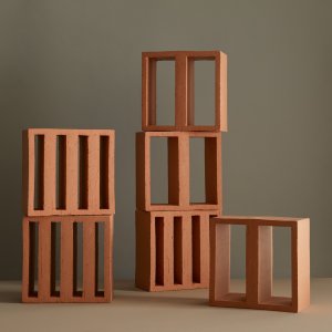 فناء بجدار من Tally Outdoor