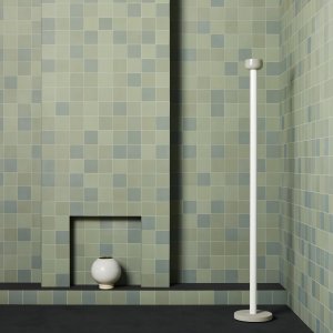 حمام مكاتب مكسو ببلاط Mews بلون Light Blue
