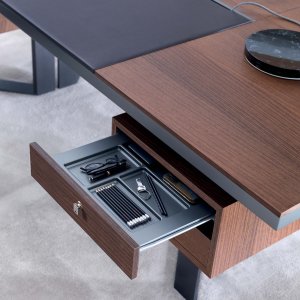 طاولة Lloyd مستديرة بقطر 140 سم