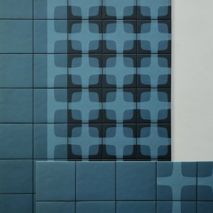 استراحة مكسوة بشبكة Betty الرجعية من Mutina