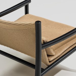 صف من كراسي Kata Chair في قاعة اجتماعات غير رسمية