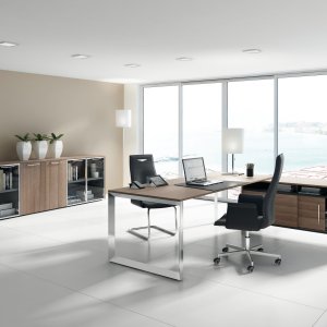 درج ملفات معدني بالكامل مسحوب من وحدة أدراج Attiva على مجارٍ Quadro Duplex