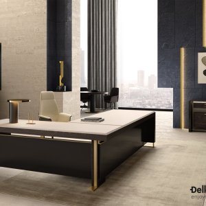 حلقة فولاذية بلون النحاس بين القائم والسطح في مكتب Bellagio من Della Rovere