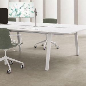 طاولة اجتماعات E-Place 300 × 120 على عمودَين بقاعدة مربعة