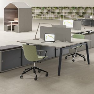 طاولة bench من E-Place بمجرى كابلات مركزي من الألومنيوم