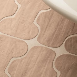 قطع Figure بلون Chalk Matt من Mutina بشكليها العضويين متجاورين