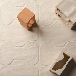 أرضية Sand Matt بمقاس 30×30 من مجموعة Mutina في مساحة واسعة