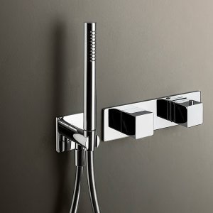 الخلاط الجداري Mint بتشطيب Matt Gun Metal PVD كما تعرضه Fantini في صورها