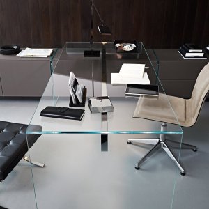 سطح مطليّ من الخلف على مكتب Air Desk من Gallotti & Radice
