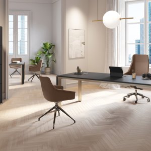 مكتب تنفيذي حديث Iulio من Las Mobili بأرجل ألمنيوم Inox Grey ولمسة بمظهر الخشب