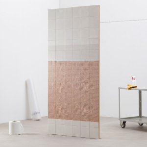 نمط Mesh Black من Tape Mutina على القاعدة السوداء