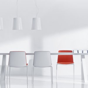رجل على شكل حامل من أنبوب فولاذي 80×40 ملم في طاولة Arki-Table