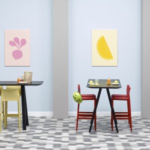 Arki-Table ARKW5/2 مربعة صغيرة بأرجل من البلوط
