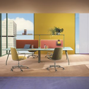 صندوق كابلات CCO مغلق على طاولة Rizz بقياس 200 × 100