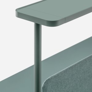 طاولة Rizz Office من Pedrali بقناة كابلات في ردهة فندق