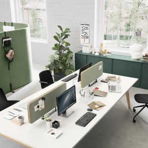طاولة Pigreco Loop بقائم مطلي بلون Rosa Antico