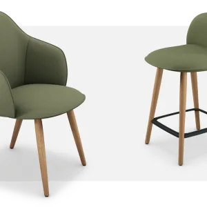 كرسي منجّد se:café soft chair على قاعدة زحّافة مطلية بالكروم