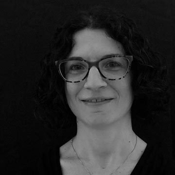 Laura Olivieri, لاورا أوليفييري، المبيعات وخدمة العملاء في La Mercanti